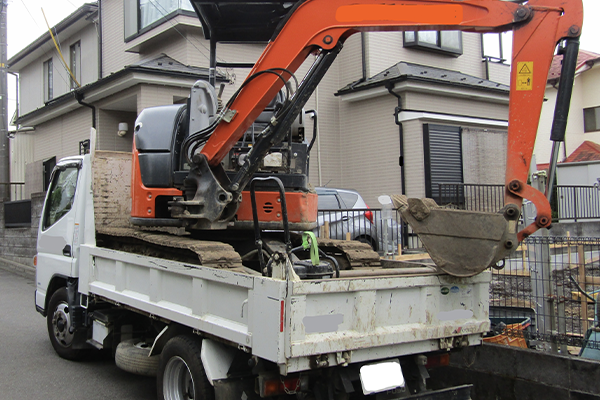 レンタル重機の搬入出
